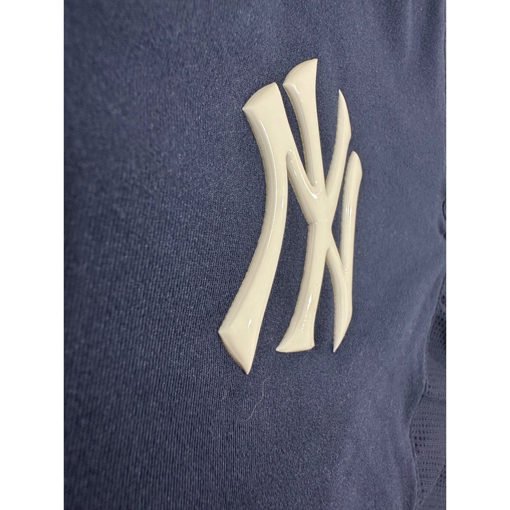 New York Yankees Levelwear Women's 1/4 zip - Picture 4 of 7